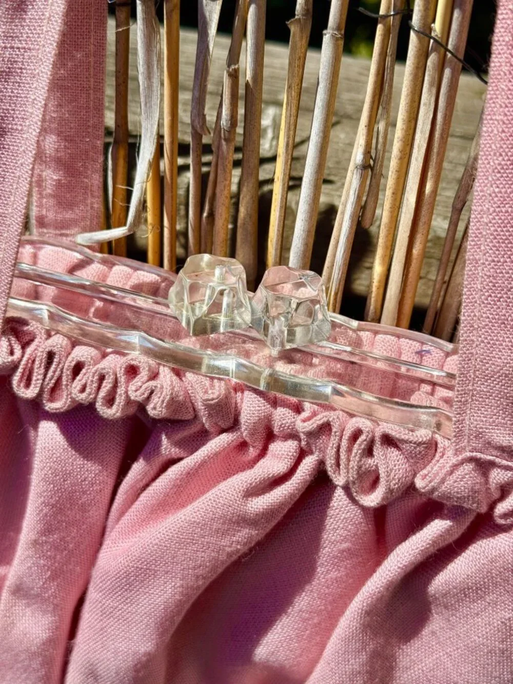 Vintage Mid Century Pink Linen Ruffled Drawstring Bag With Lucite Hinge Kiss